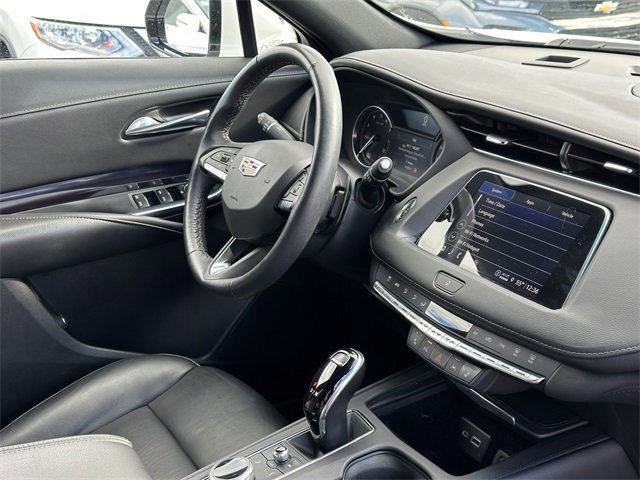 Used 2022 Cadillac XT4 Luxury w/ Cold Weather Package image 33