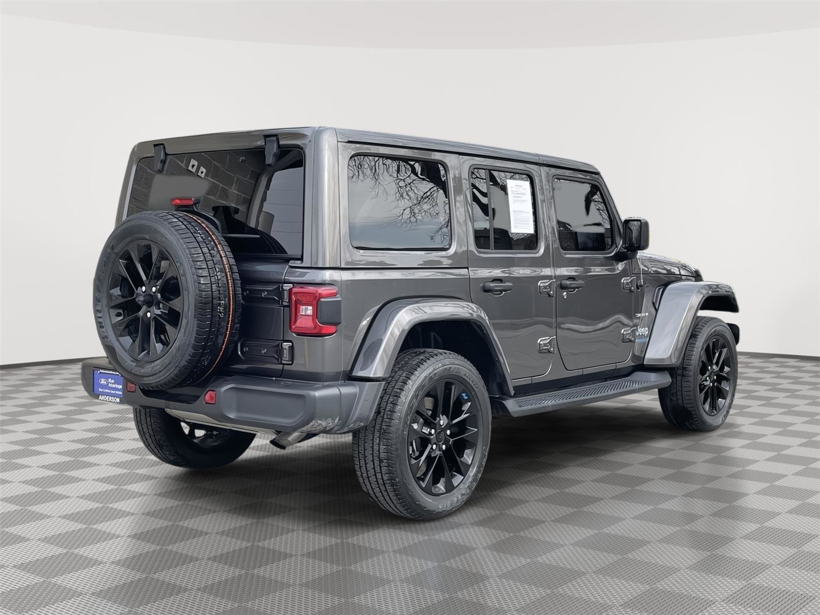 Used 2022 Jeep Wrangler Unlimited Sahara w/ Cold Weather Group AWD/4WD image 7