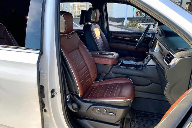 Used 2024 GMC Yukon XL Denali Ultimate image 8