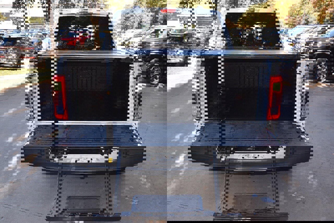 Certified 2023 Ford F150 Lariat w/ Equipment Group 502A High image 38