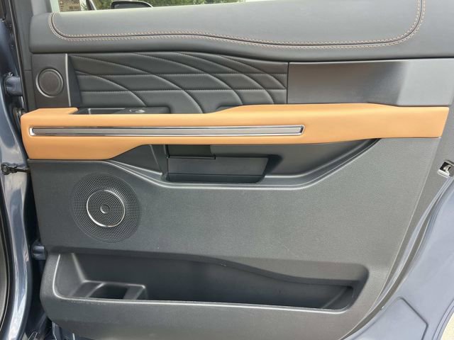 Certified 2022 Ford Expedition Max Platinum RWD image 27