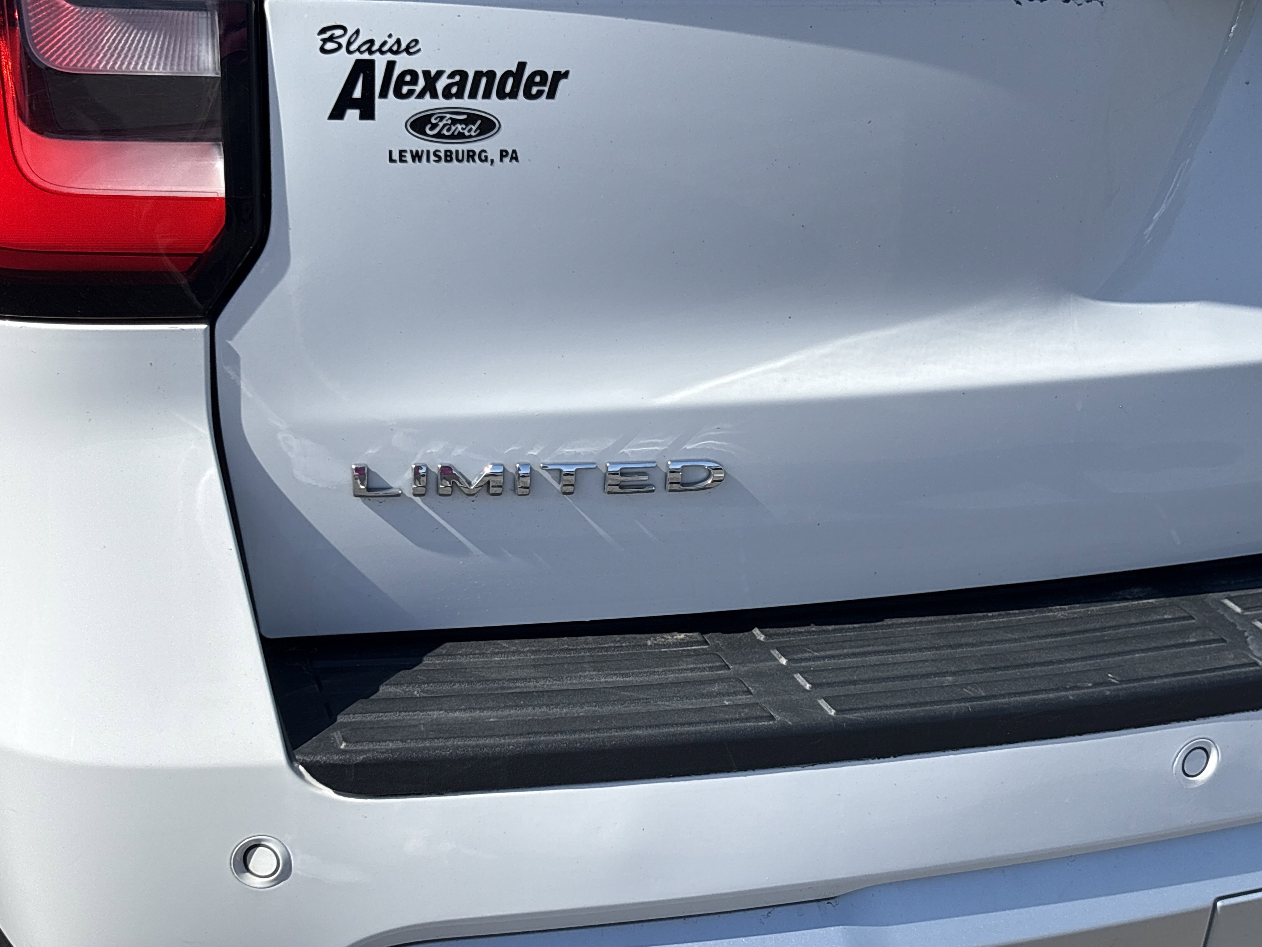 Certified 2022 Ford Expedition Limited AWD/4WD image 5