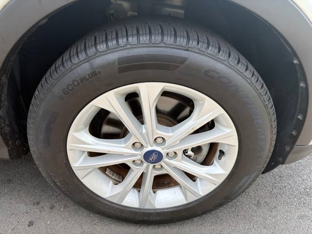 Certified 2017 Ford Escape SE w/ SE Leather Comfort Package AWD/4WD image 25