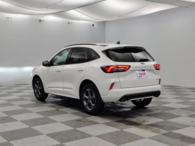 Certified 2024 Ford Escape ST-Line Select w/ Tech Pack #2 AWD/4WD image 9