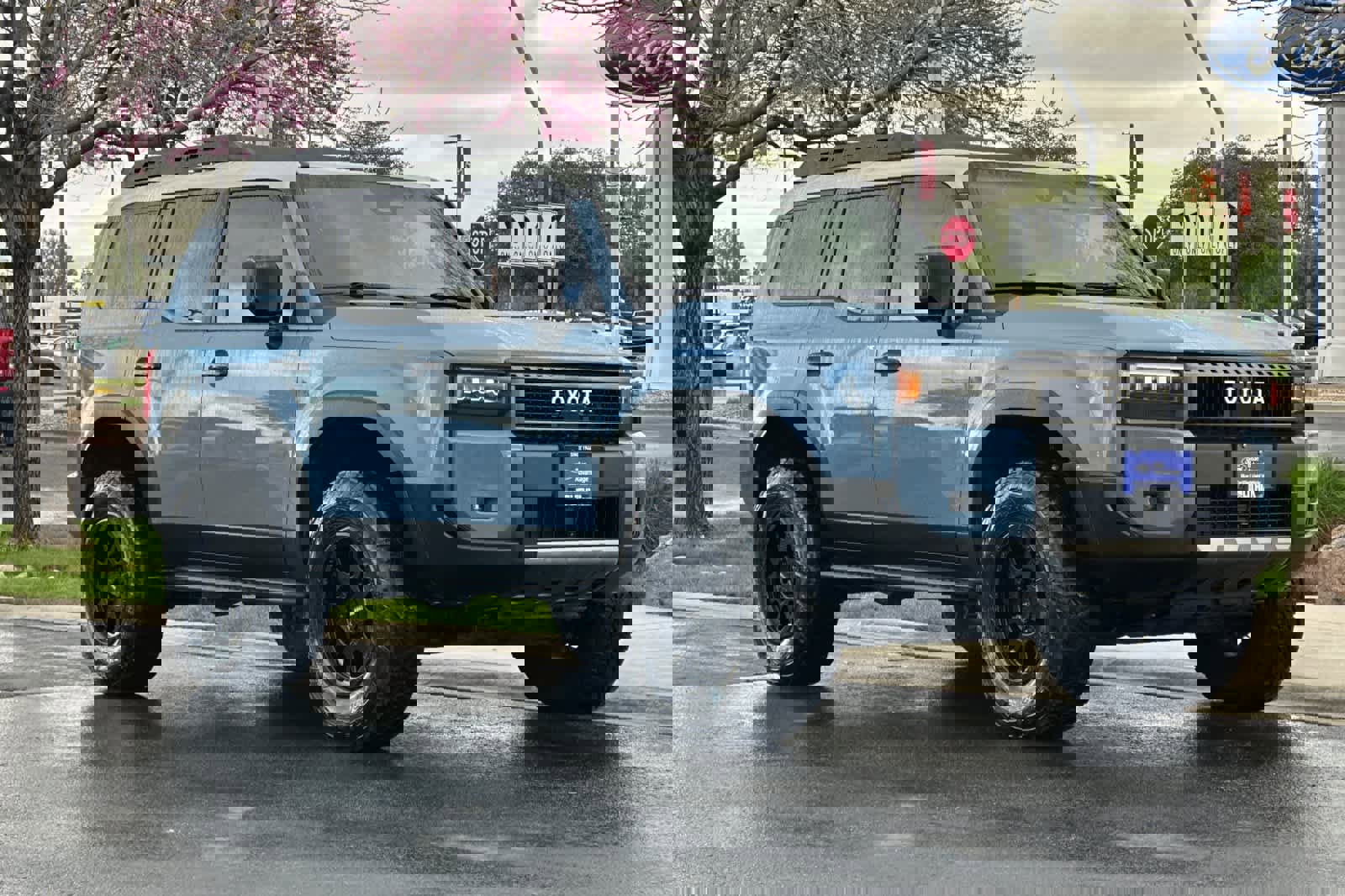 Used 2025 Toyota Land Cruiser image 9