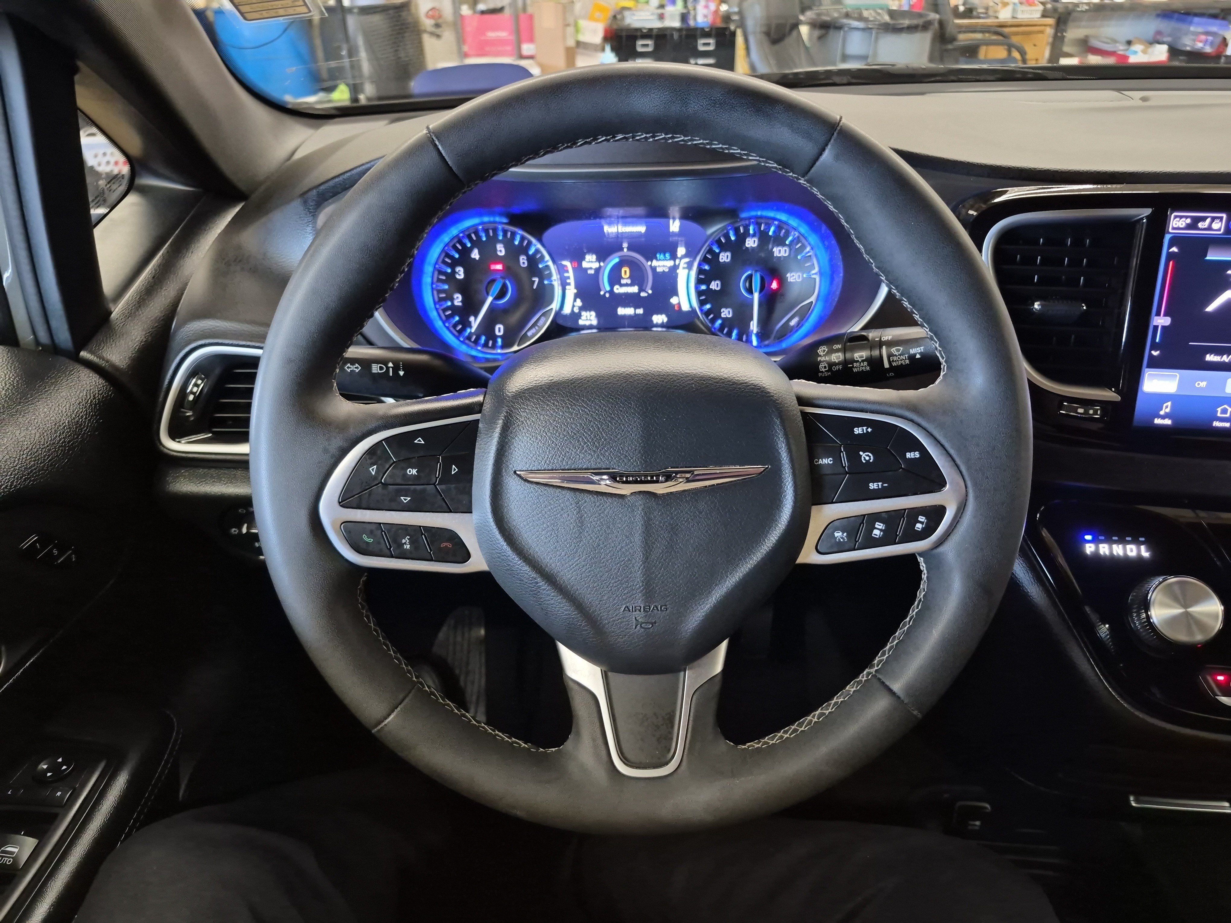 Used 2025 Chrysler Pacifica Select FWD image 27