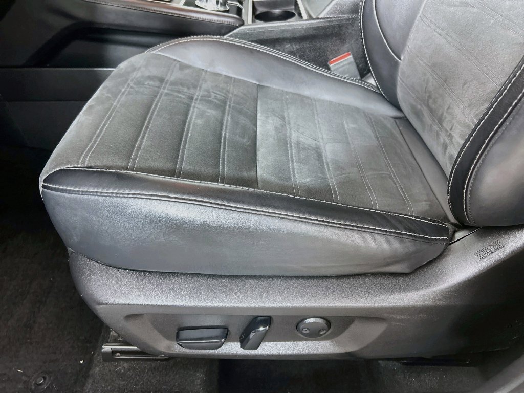 Used 2024 Mitsubishi Outlander AWD image 25