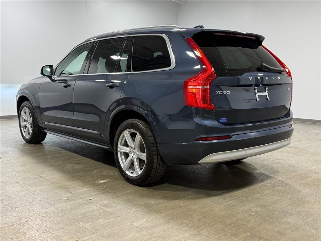 Used 2022 Volvo XC90 T5 Momentum image 6