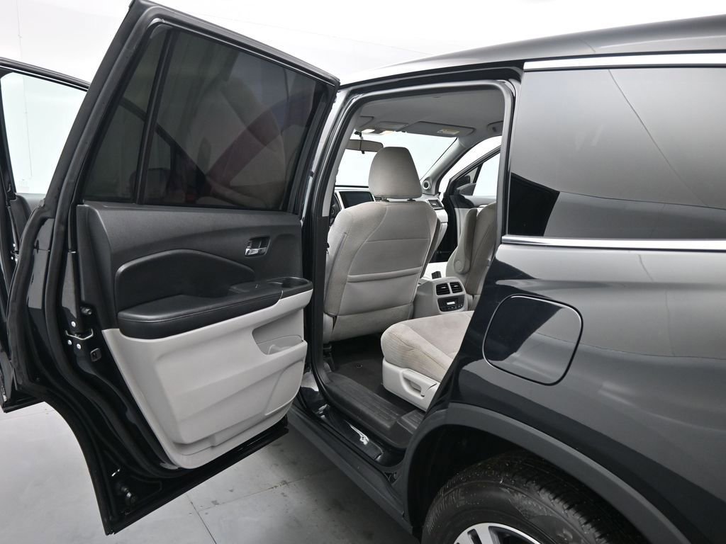 Used 2017 Honda Pilot EX image 43