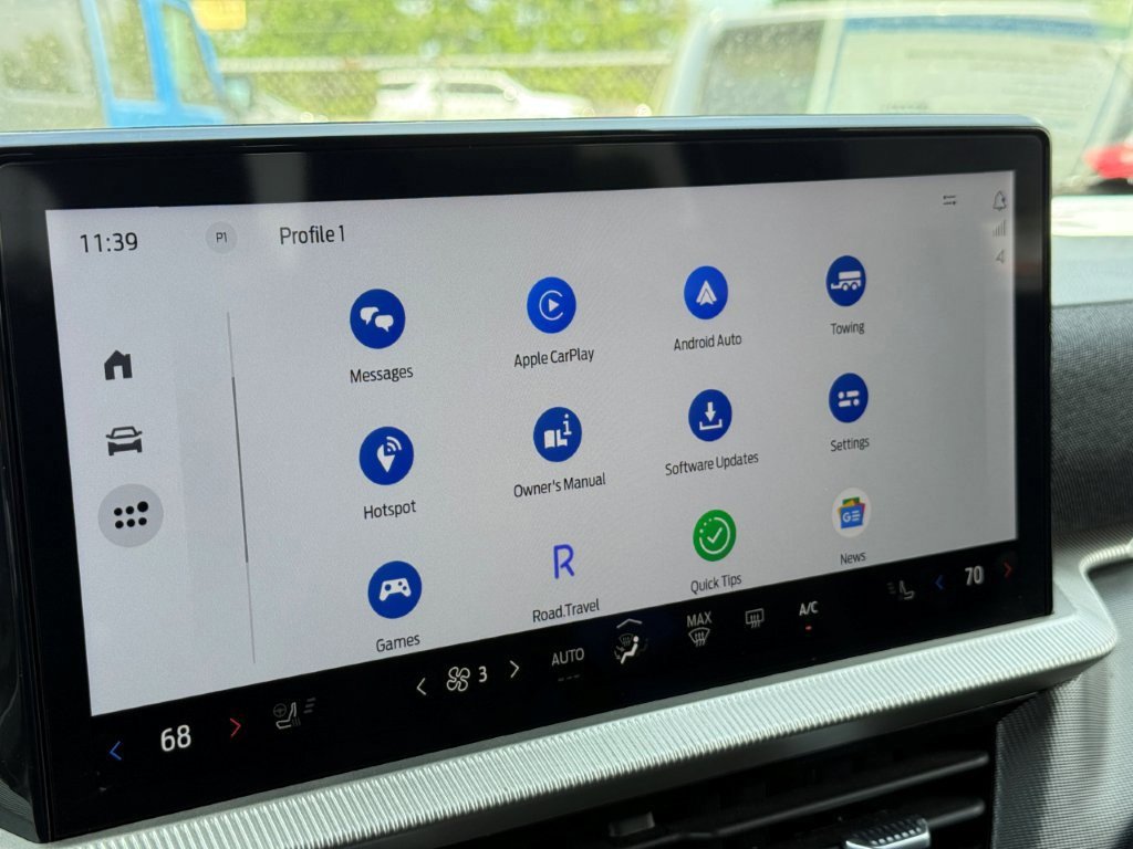 Certified 2025 Ford Explorer ST-Line w/ ST-Line Street Pack image 32