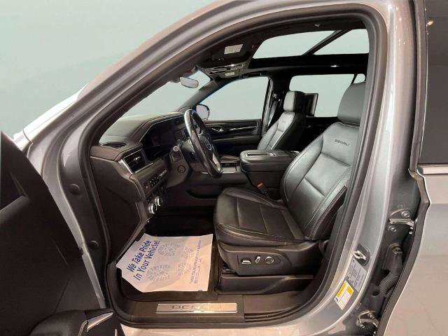Used 2023 GMC Yukon XL Denali w/ Denali Reserve Package AWD/4WD image 14