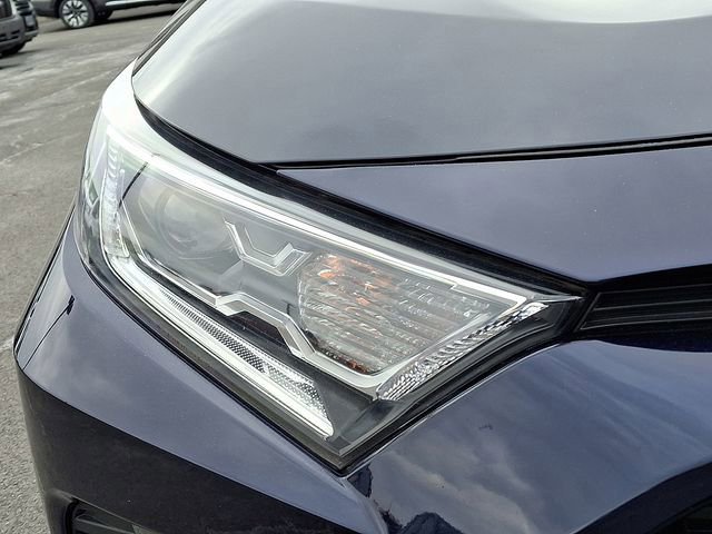 Used 2021 Toyota RAV4 XLE w/ Convenience Package image 9