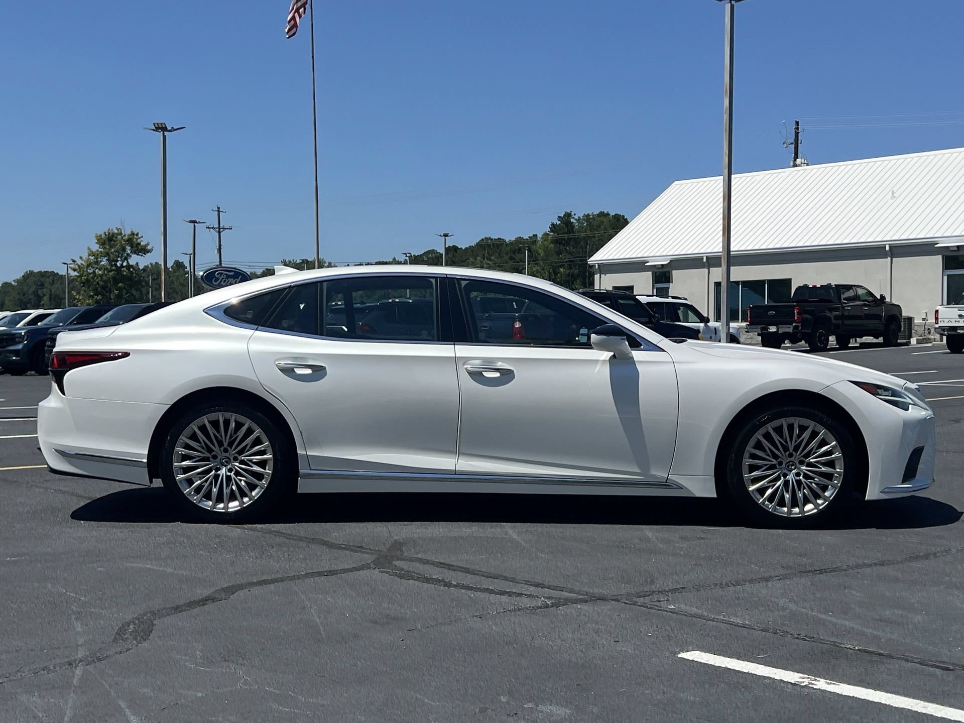 Used 2024 Lexus LS 500 RWD image 28