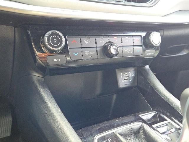 Used 2025 Jeep Compass Limited image 25