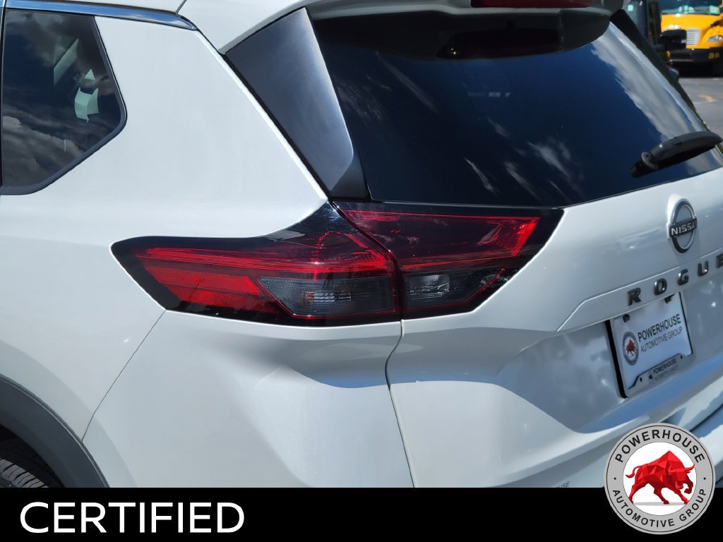 Used 2024 Nissan Rogue SV FWD image 13