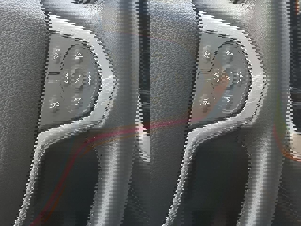 Used 2021 Chevrolet Traverse LT image 22