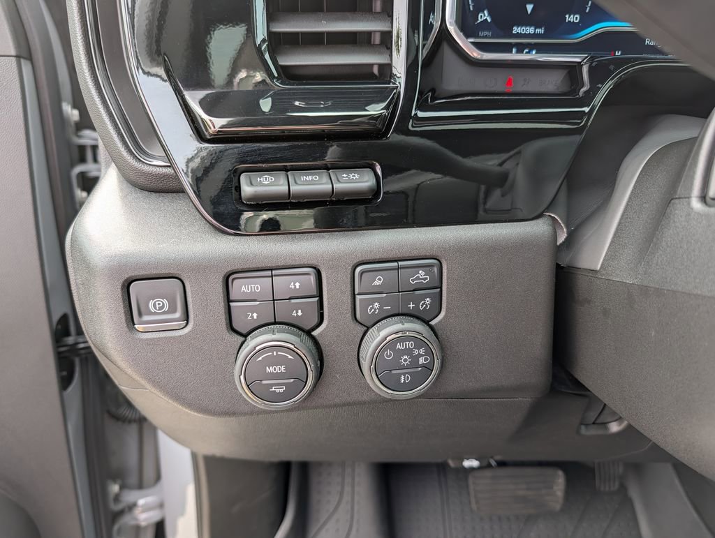 Used 2025 Chevrolet Silverado 2500 ZR2 w/ Technology Package AWD/4WD image 25