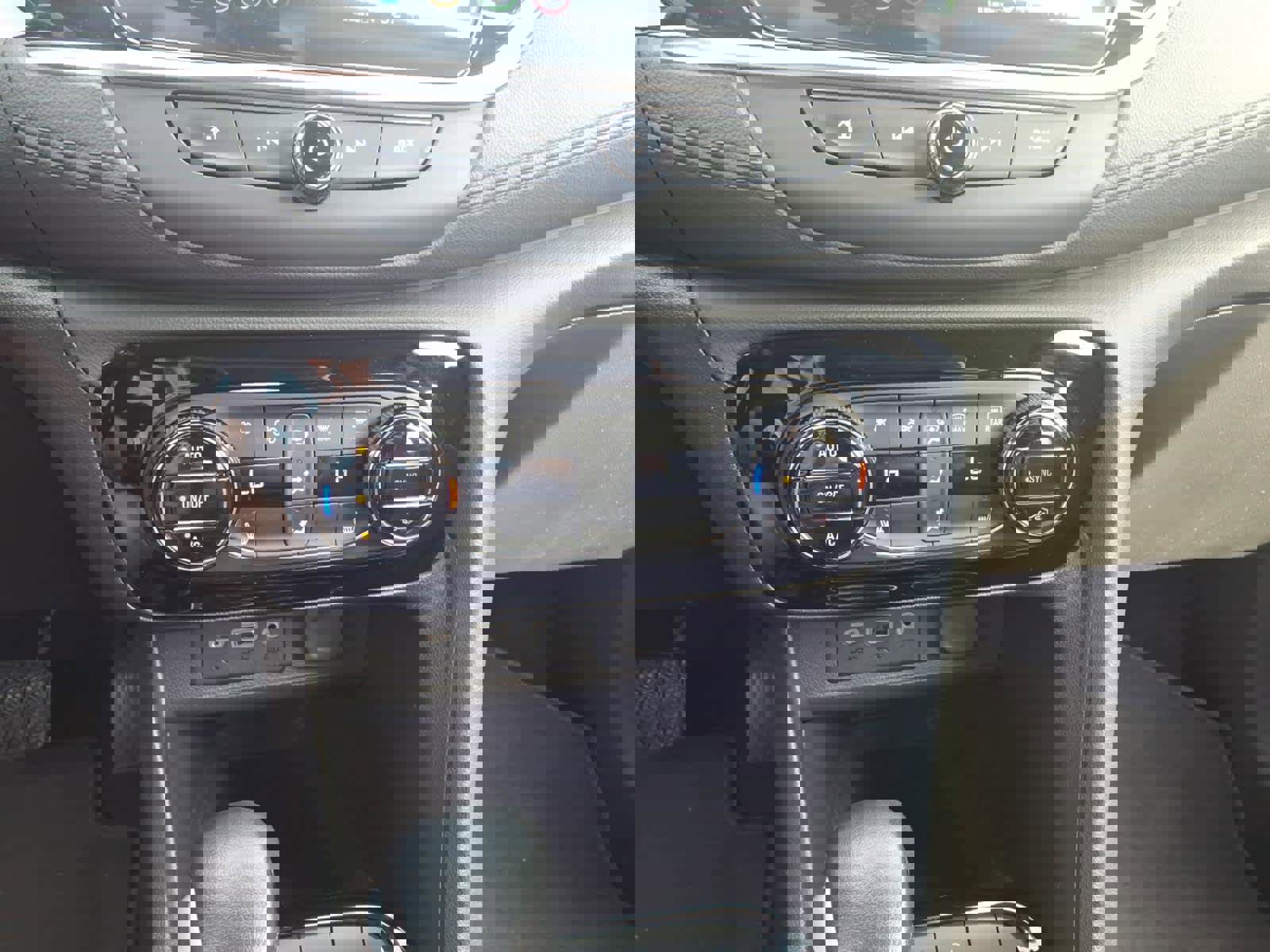 Used 2022 Buick Encore GX Select image 14