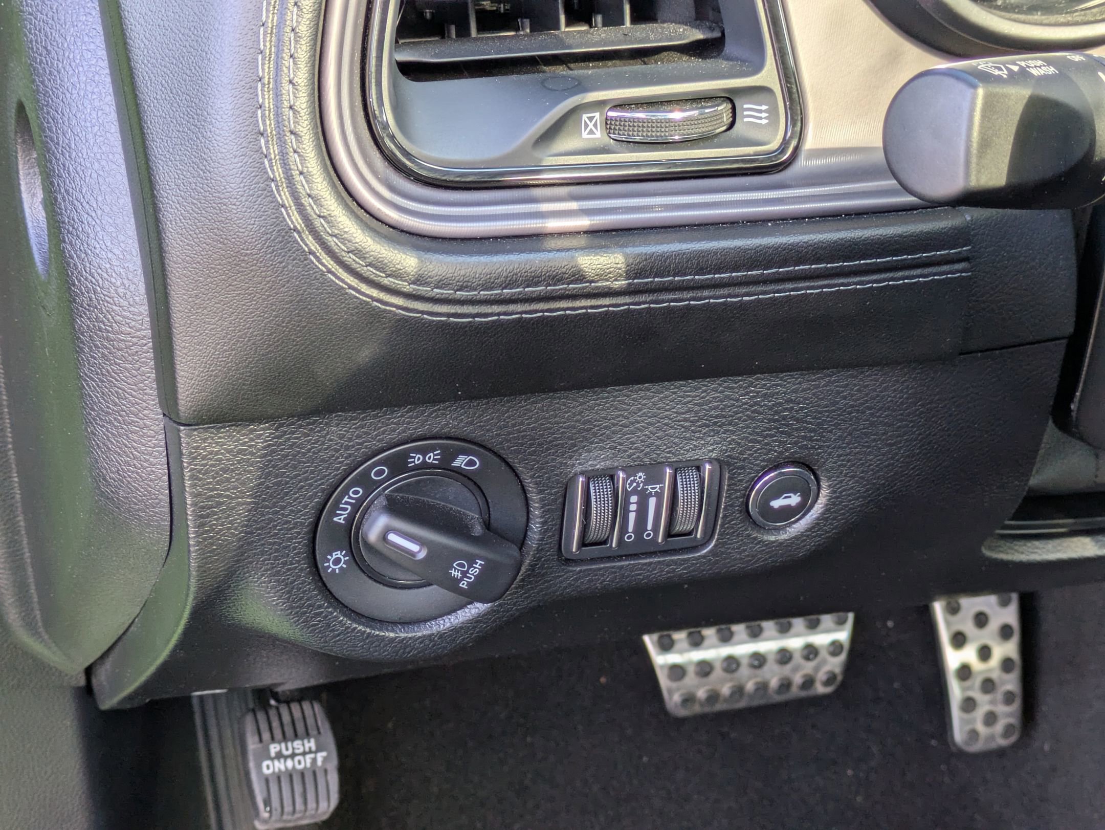 Used 2023 Dodge Challenger GT w/ Plus Package image 17