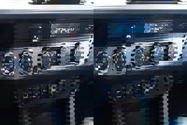 Used 2023 Toyota Tacoma SR5 AWD/4WD image 25