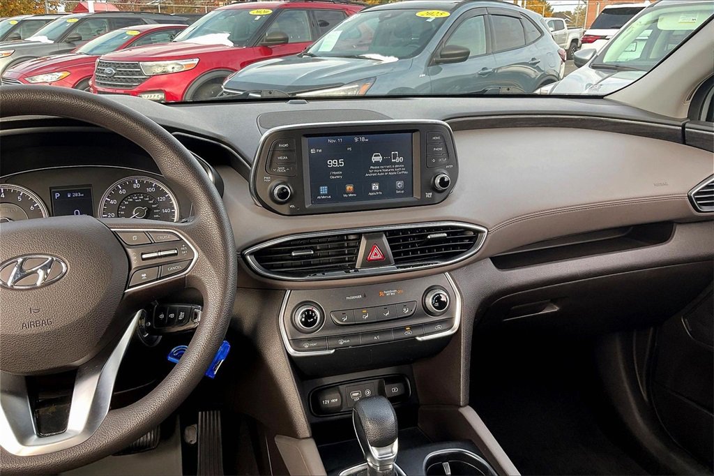 Used 2020 Hyundai Santa Fe SE image 5