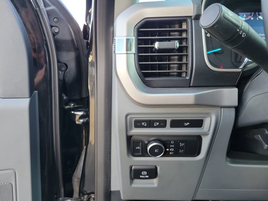 Certified 2022 Ford F150 XLT w/ Equipment Group 302A High image 21