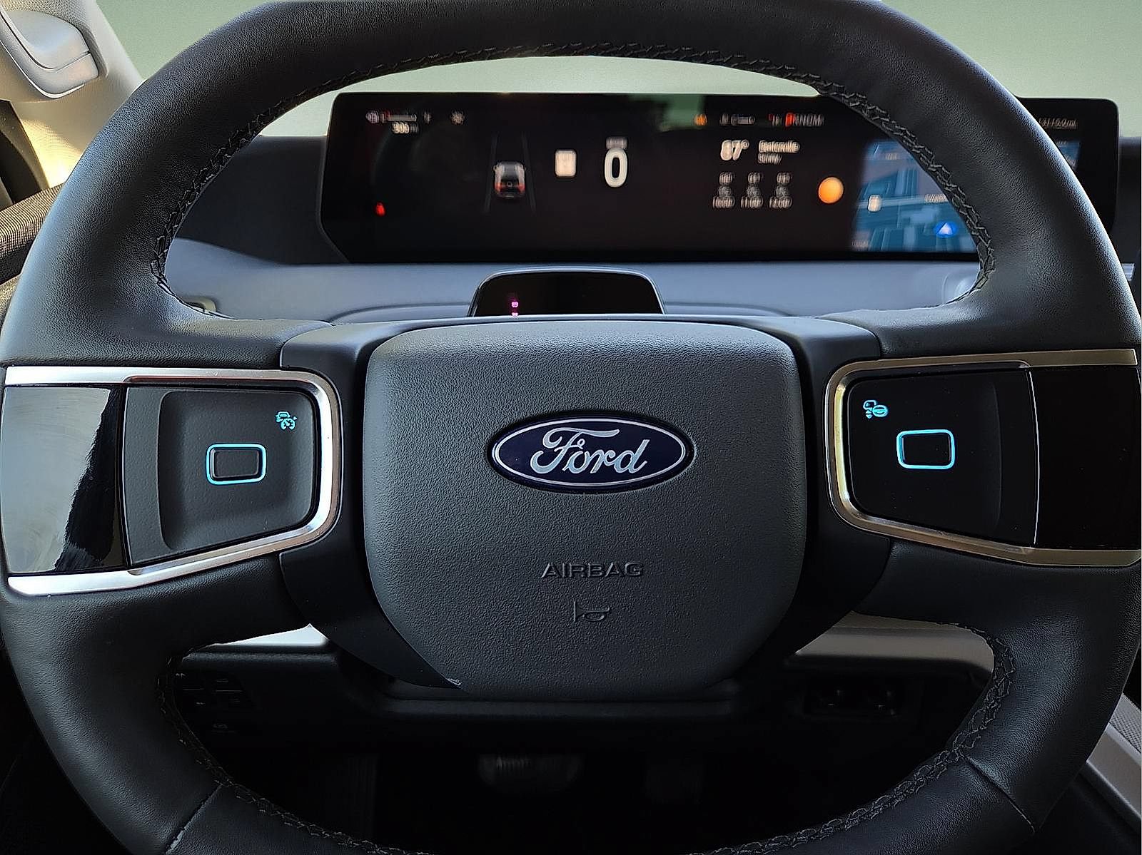 Certified 2025 Ford Expedition Active AWD/4WD image 24