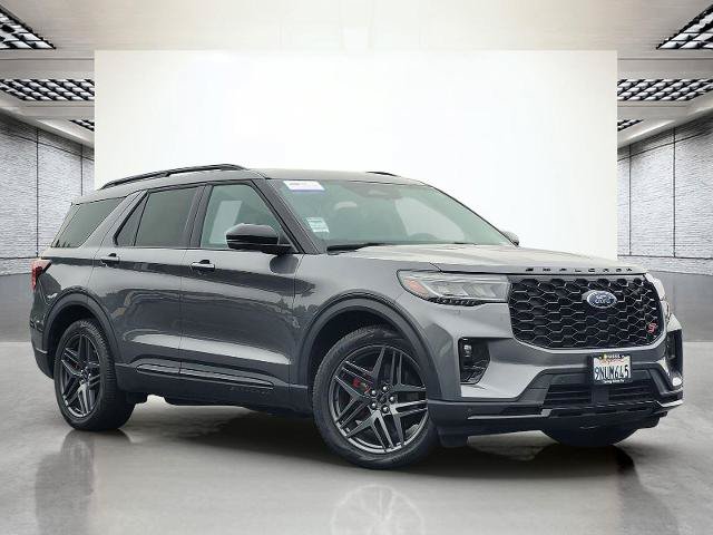 Certified 2025 Ford Explorer ST AWD/4WD image 2