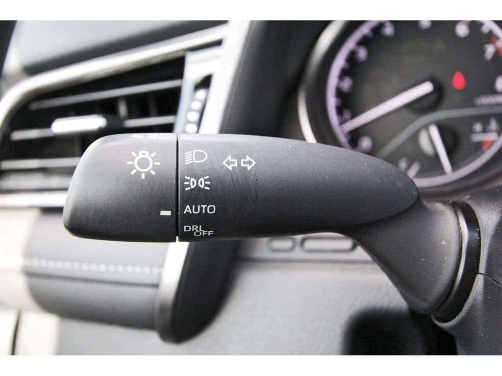 Used 2024 Toyota Camry SE FWD image 16