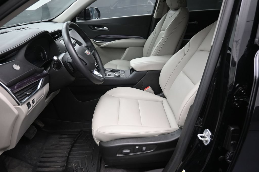 Used 2023 Cadillac XT4 Luxury w/ Driver Awareness Package FWD image 21