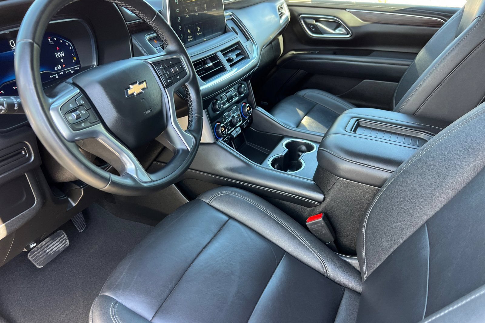 Used 2024 Chevrolet Suburban LT AWD/4WD image 12