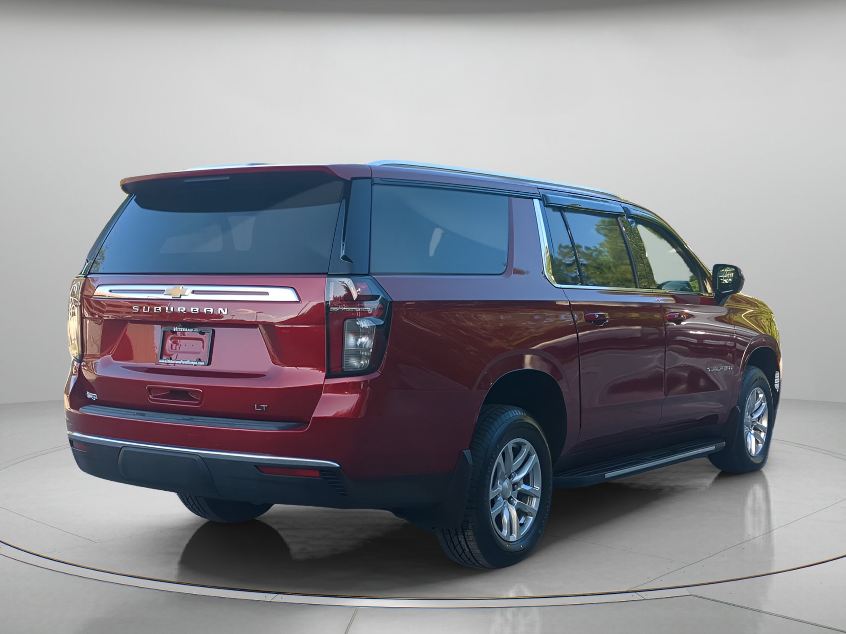 Used 2021 Chevrolet Suburban LT RWD image 40