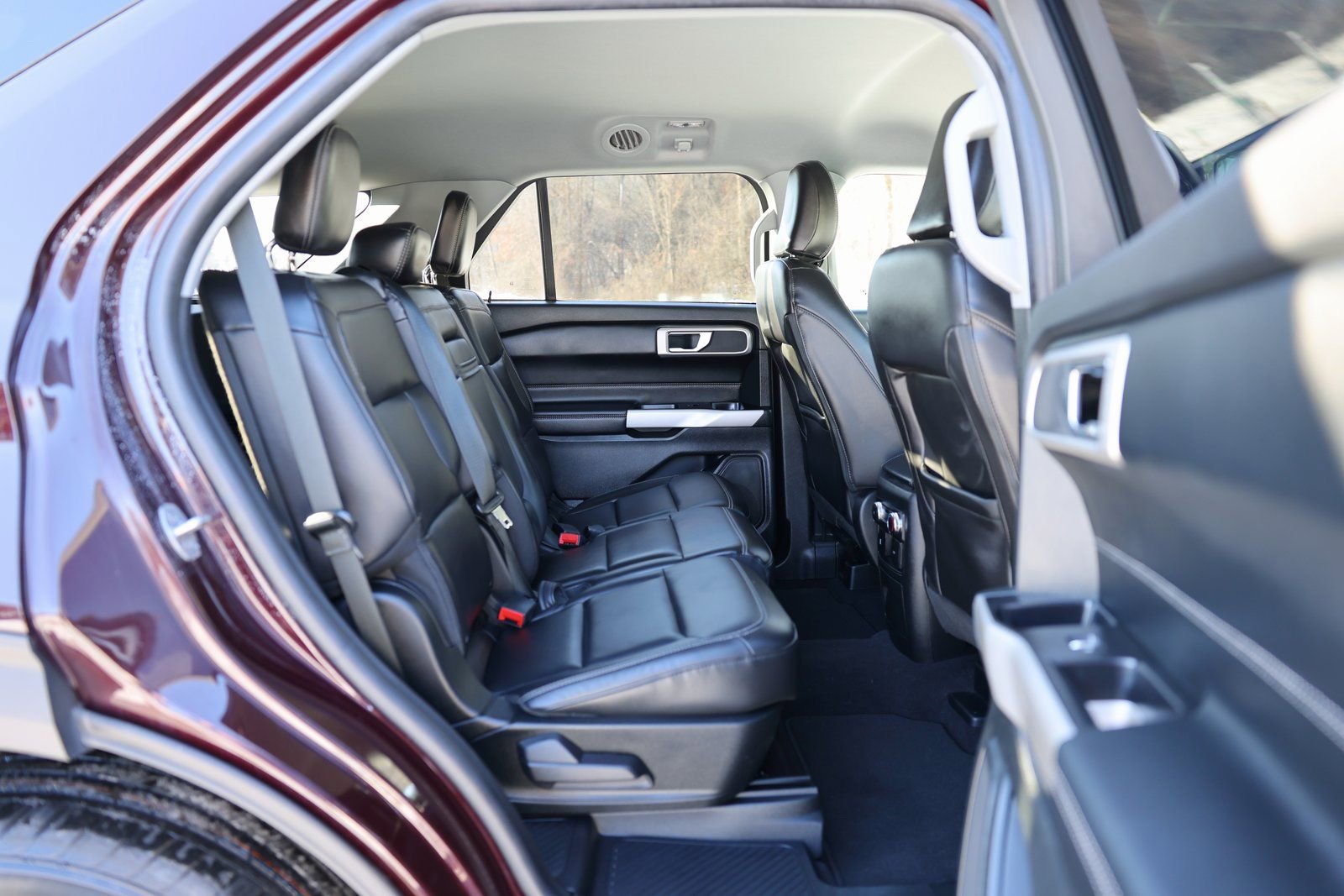 Certified 2022 Ford Explorer XLT w/ Equipment Group 202A AWD/4WD image 13