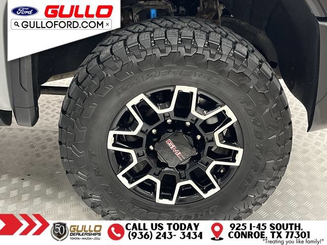 Used 2025 GMC Sierra 2500 AT4X AWD/4WD image 31