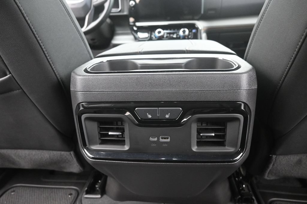 Used 2024 GMC Sierra 1500 AT4 w/ Technology Package AWD/4WD image 12