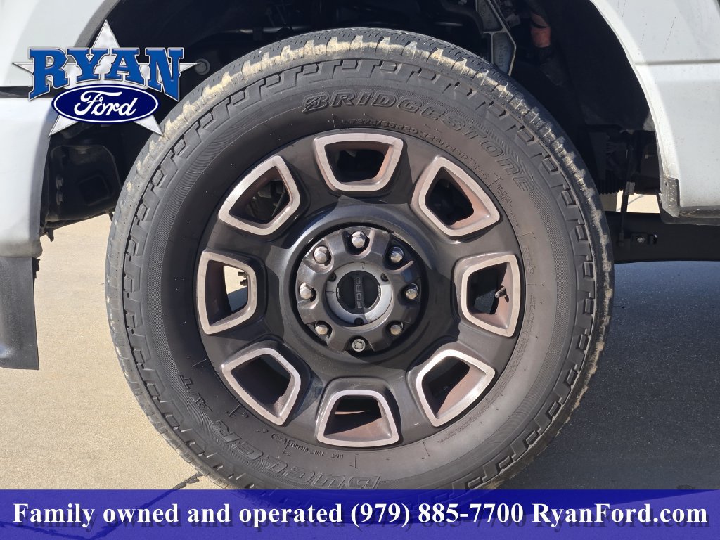 Certified 2025 Ford F250 Platinum w/ FX4 Off-Road Package AWD/4WD image 7