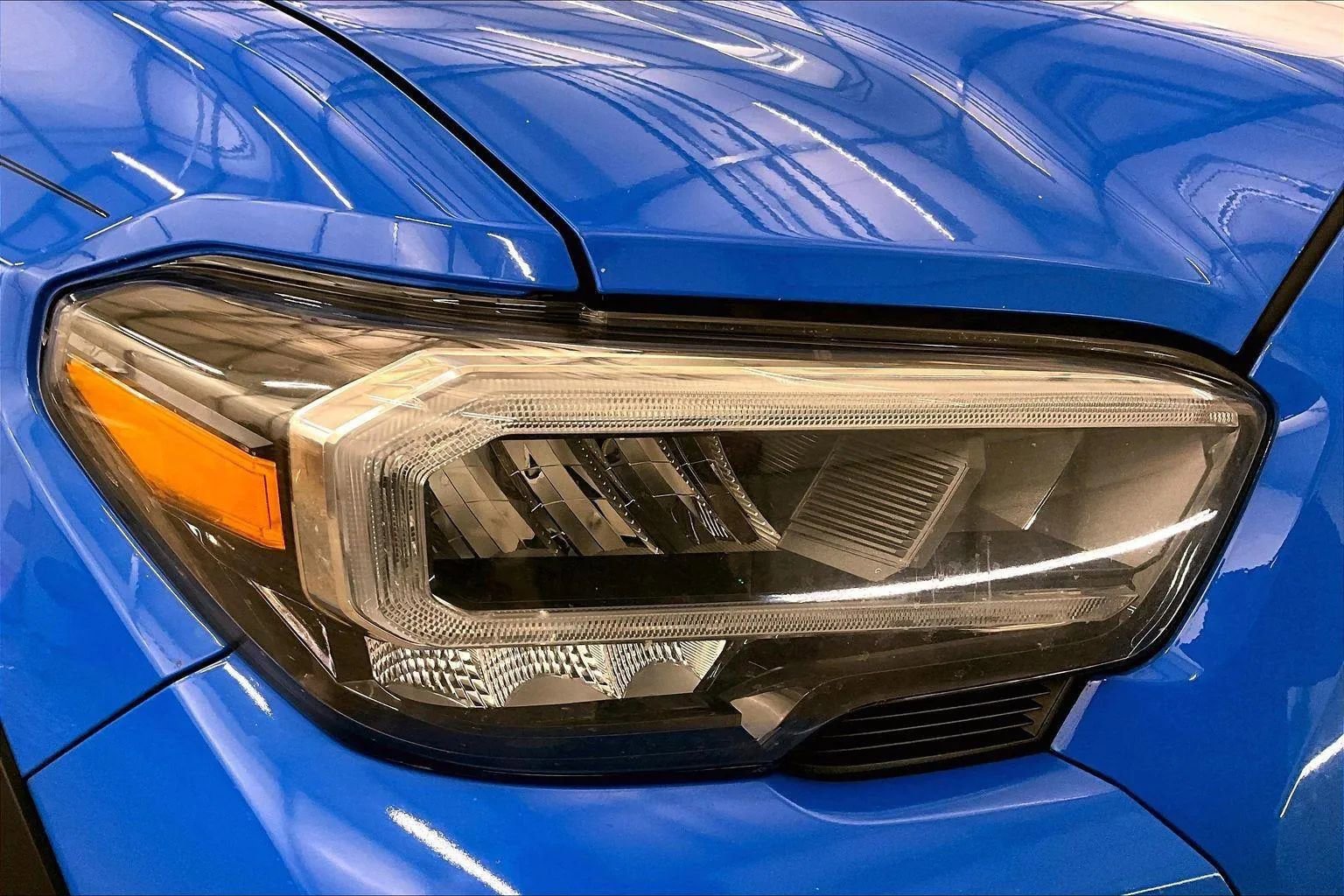 Used 2020 Toyota Tacoma TRD Off-Road w/ Blackout Package image 27