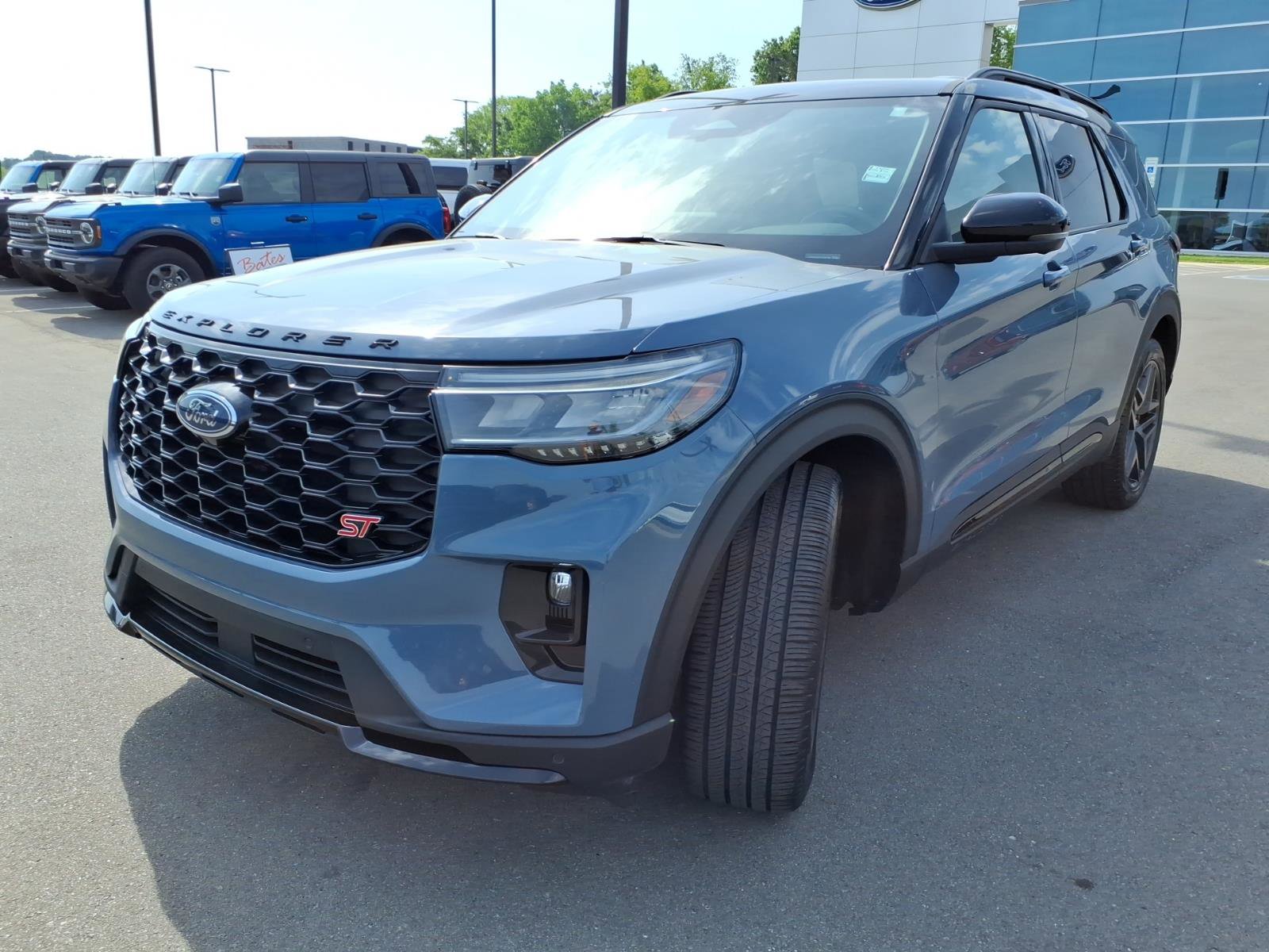 Certified 2025 Ford Explorer ST AWD/4WD image 7