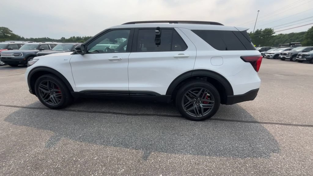 Certified 2025 Ford Explorer ST-Line w/ ST-Line Street Pack AWD/4WD image 16