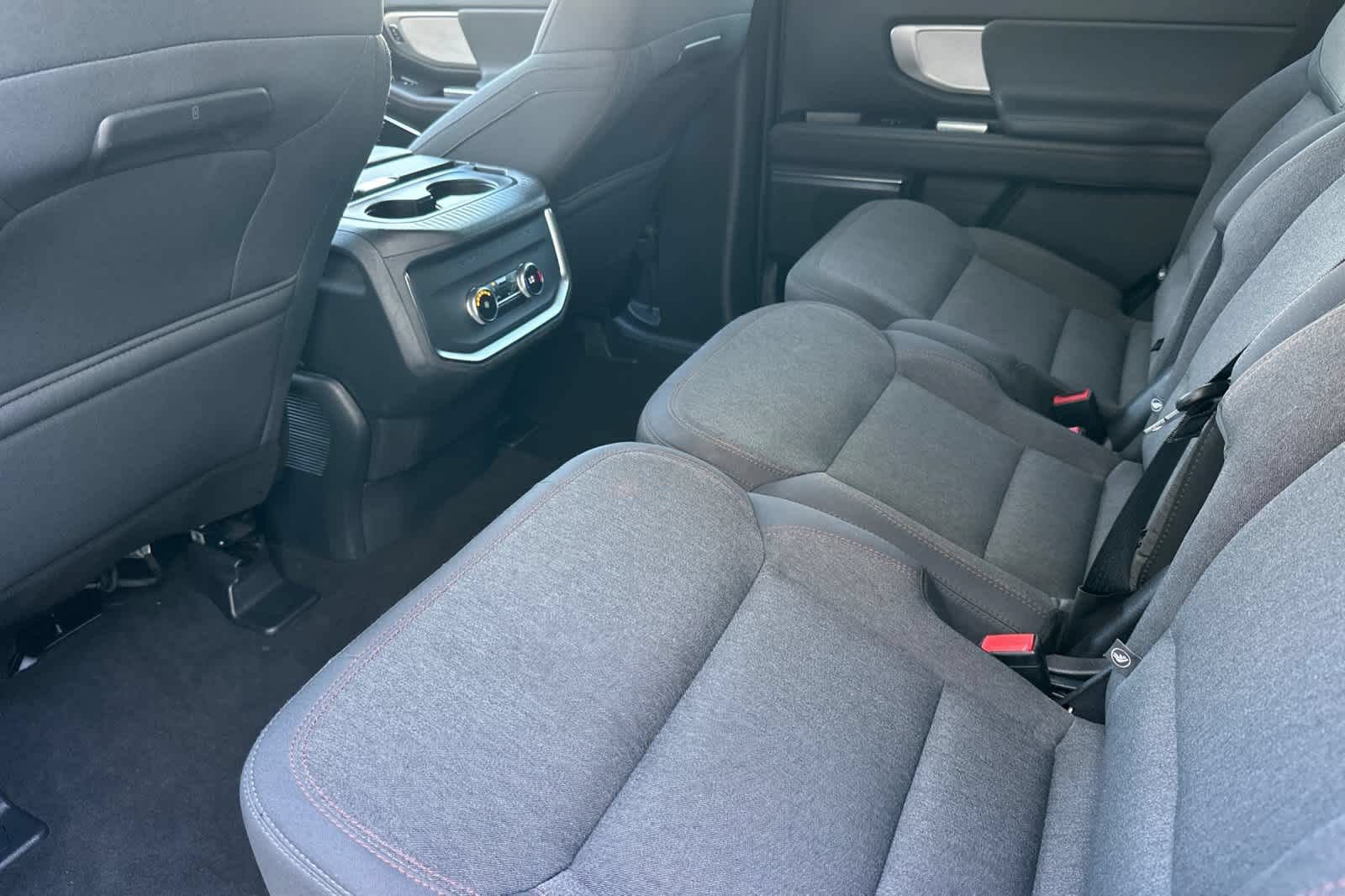 Certified 2025 Ford Expedition Active RWD image 4
