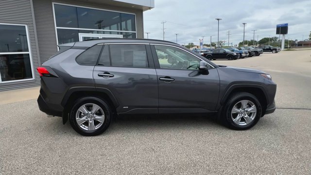 Used 2025 Toyota RAV4 XLE AWD/4WD image 2
