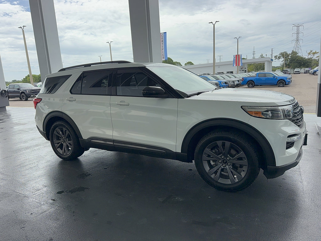 Certified 2022 Ford Explorer XLT w/ Equipment Group 202A RWD image 5