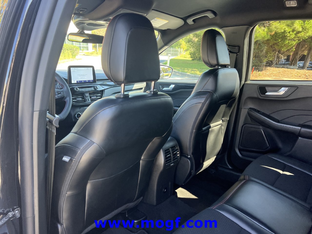 Certified 2025 Ford Escape ST-Line FWD image 17