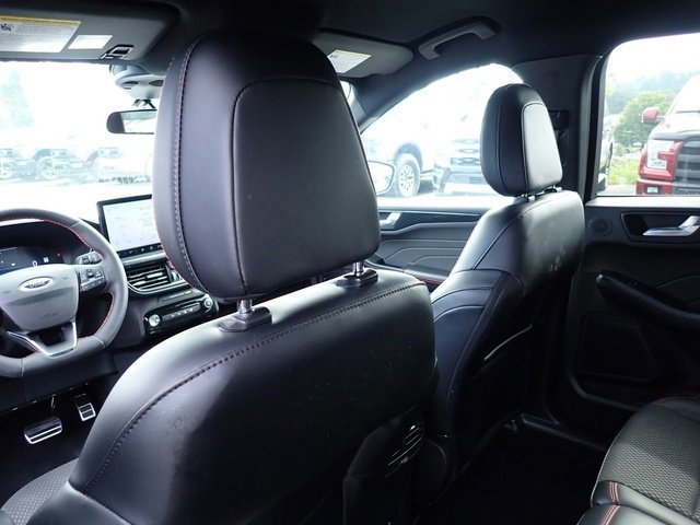 Certified 2023 Ford Escape ST-Line Select w/ Tech Pack #2 image 17