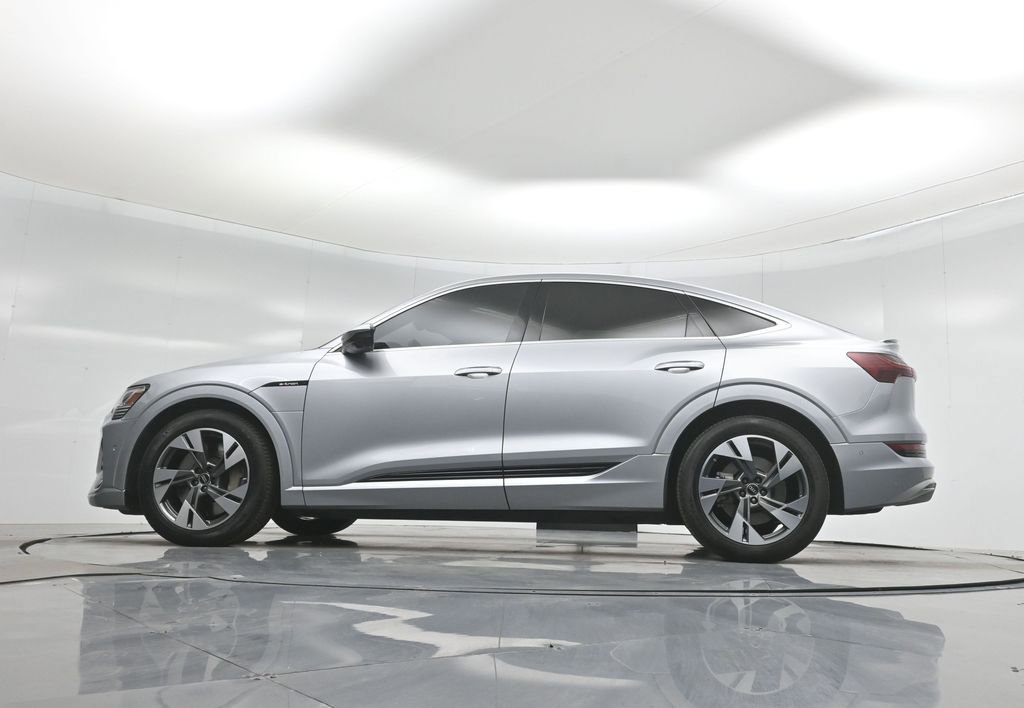 Used 2022 Audi e-tron Premium Plus image 55