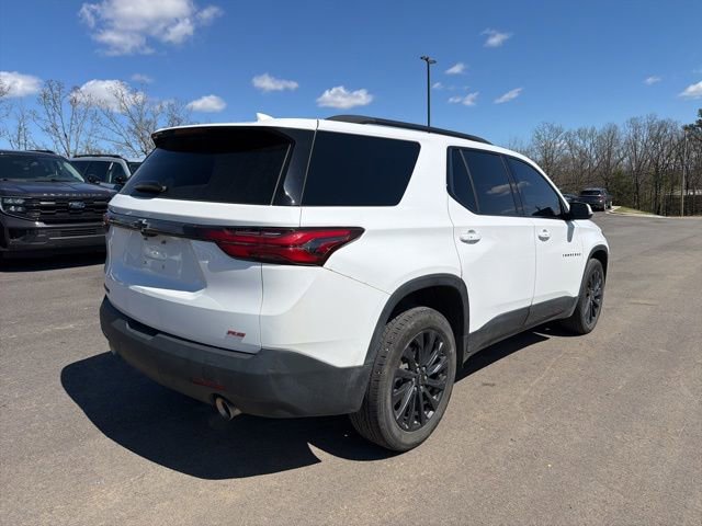 Used 2023 Chevrolet Traverse RS image 3