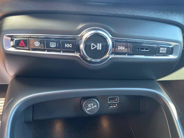 Used 2021 Volvo XC40 T5 R-Design w/ Climate Package AWD/4WD image 19
