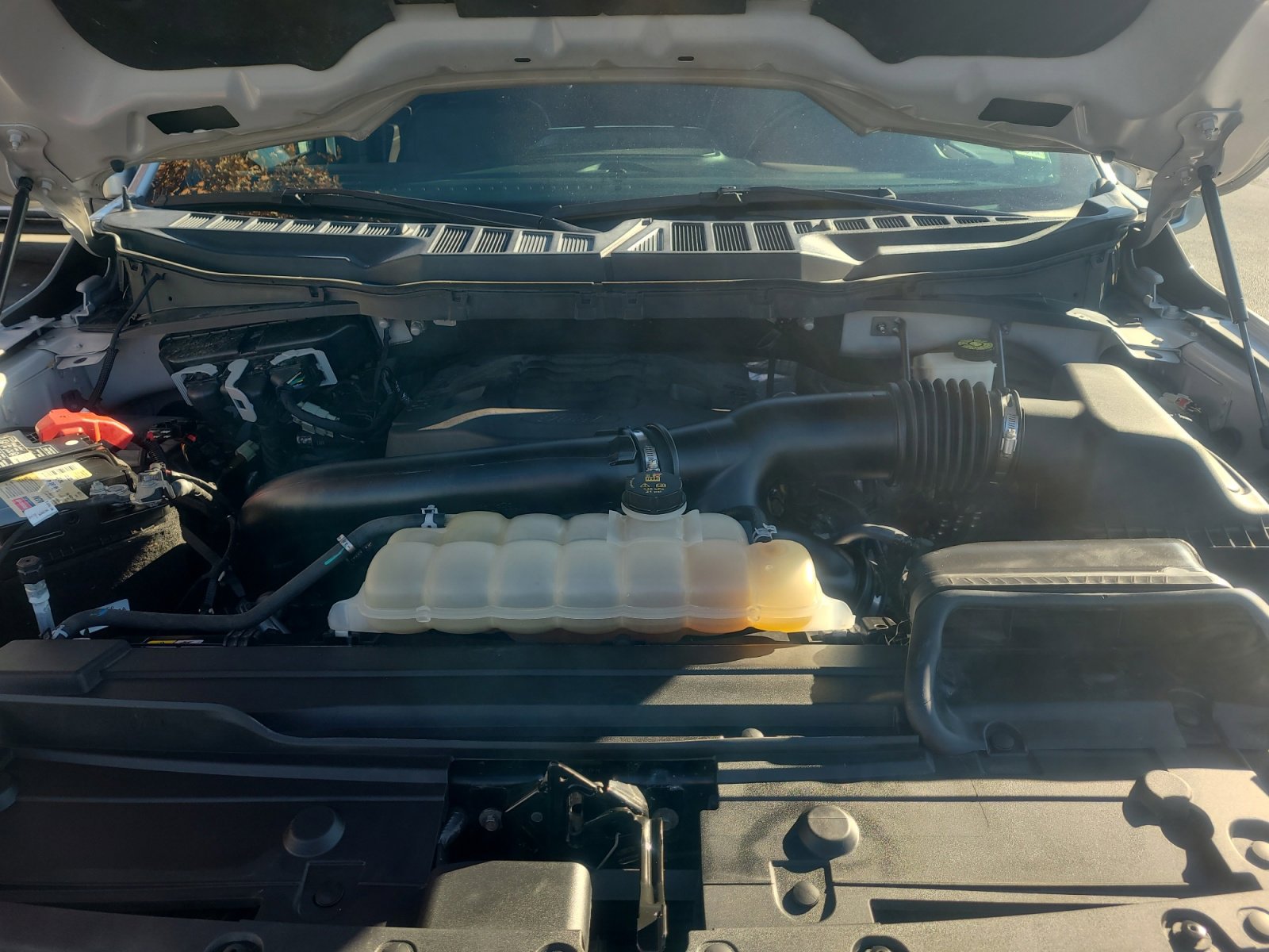 Certified 2021 Ford F150 Lariat w/ Equipment Group 502A High image 21