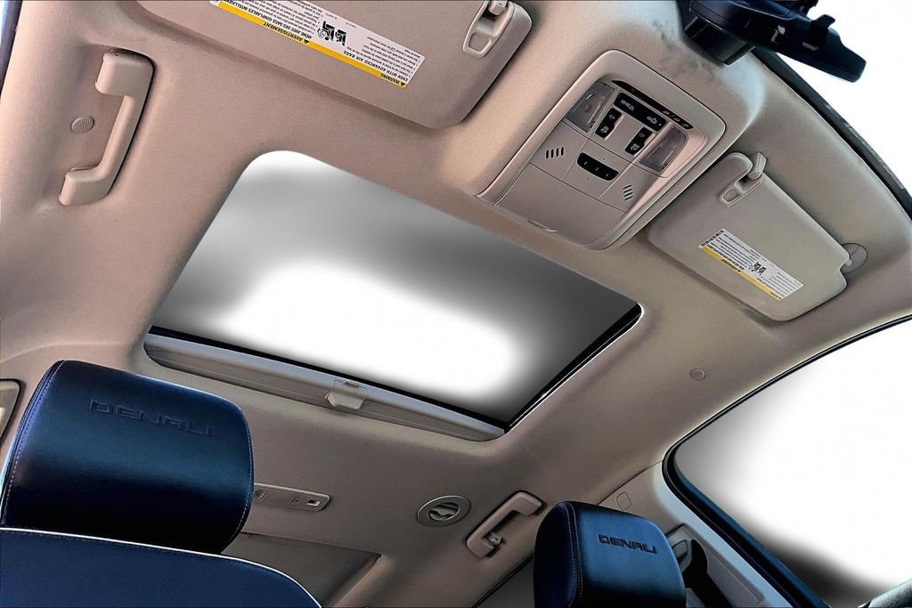 Used 2020 GMC Acadia Denali w/ Technology Package AWD/4WD image 22