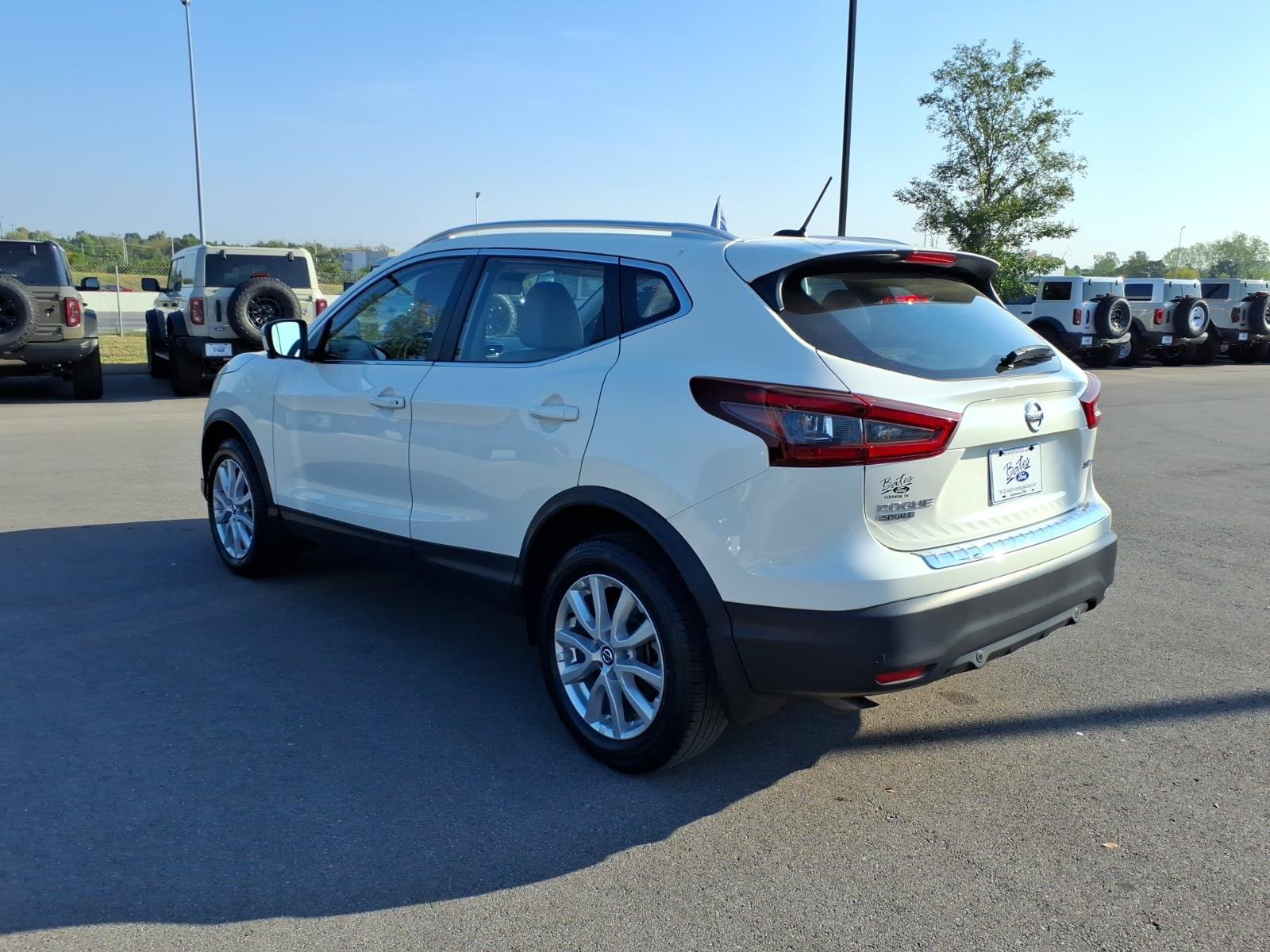 Used 2022 Nissan Rogue Sport SV w/ Technology Package AWD/4WD image 5
